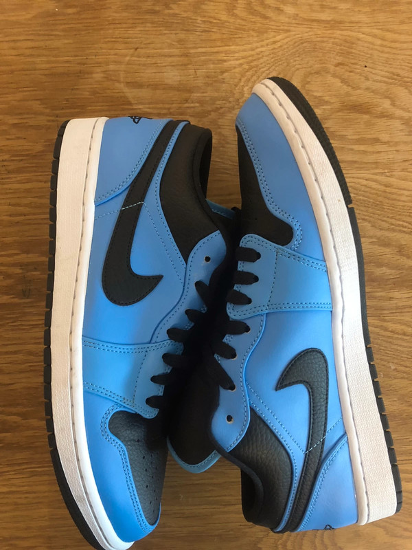 Black and white and blue jordans sales