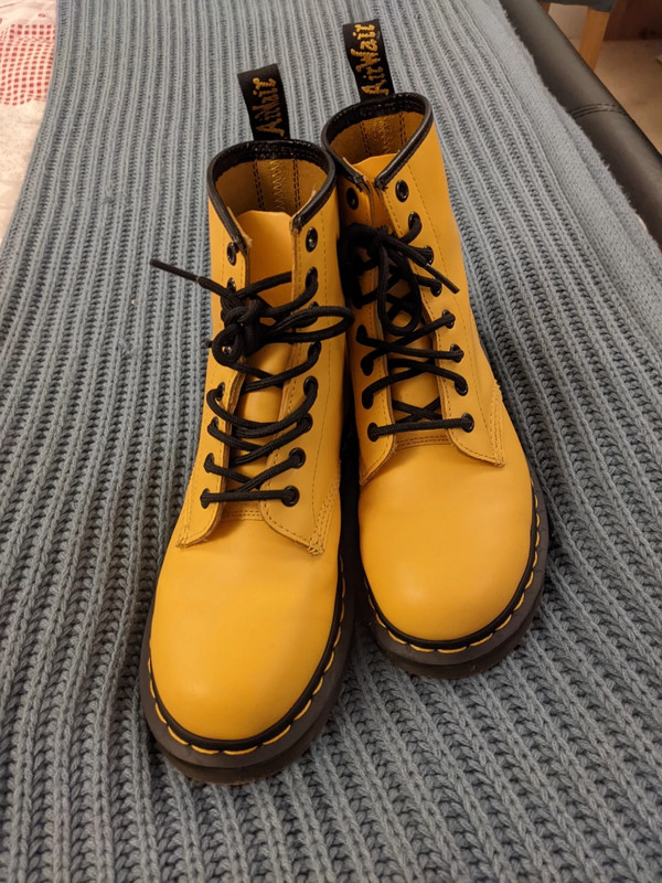 Martens yellow top