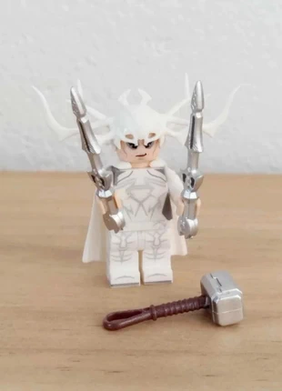 Figurine de construction Marvel HELA avec accessoires, brand: Marvel, condition: New with tags, size: One size, €5.00, €5.95 includes Buyer Protection