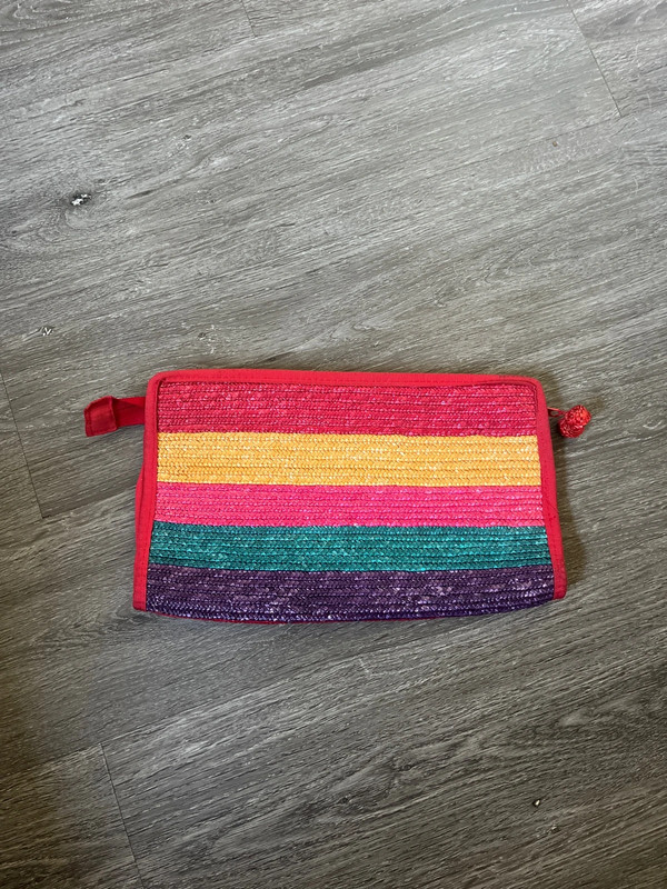 Zipper Rainbow straw clutch 3