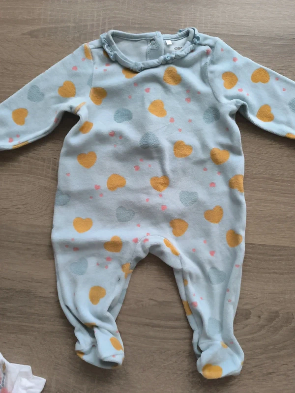 Lot 11 vêtements 1-3 mois fille - photo numéro 15