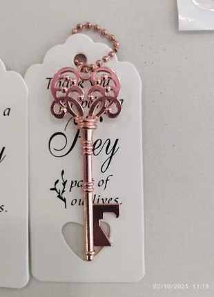 porte clé clef décapsuleur rose - idéal cadeau de Noël, état: Neuf avec étiquette, 4,00 €, 4,90 € Protection acheteurs incluse