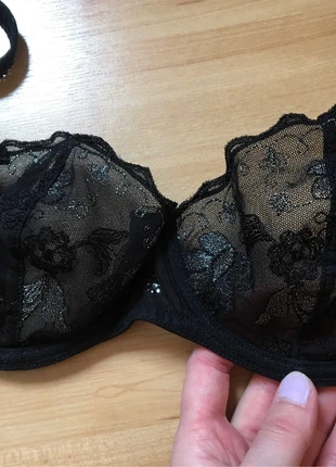 Soutien-gorge noir Aubade perles et strass, merk: Aubade, staat: Heel goed, maat: 75B, € 25,00, € 26,95 inclusief Kopersbescherming