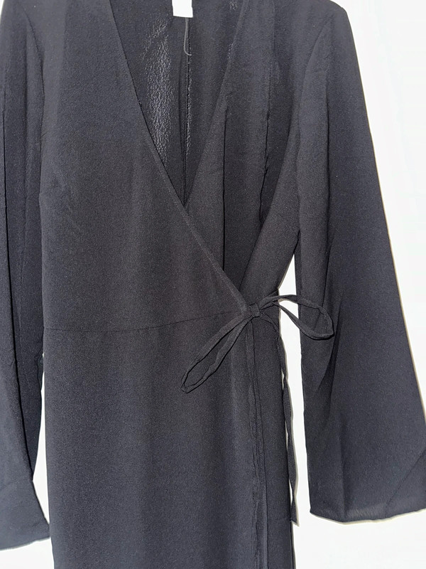 xy black long sleeve slit modest H&M dress size medium 2