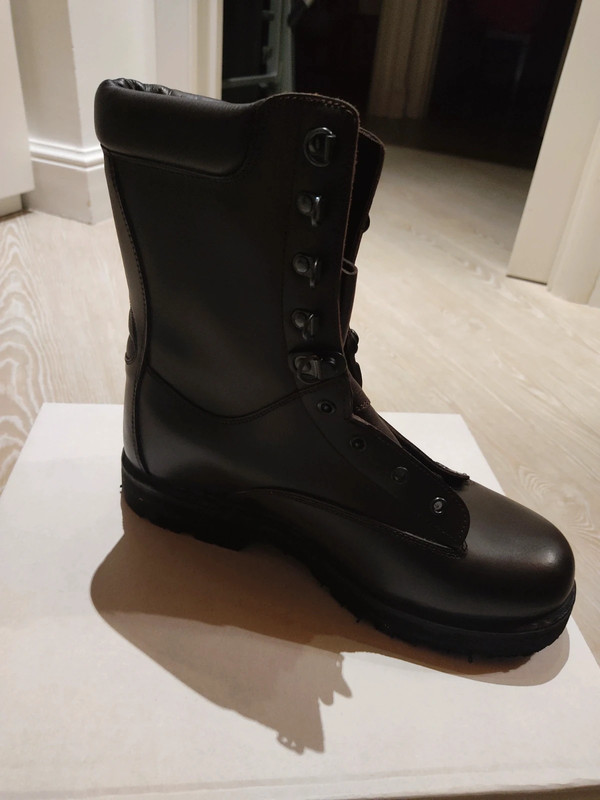 Anfibi militari battistini deals