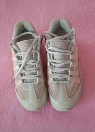 Basket, merk: Shein, staat: Goed, maat: 36, € 3,00, € 3,85 inclusief Kopersbescherming