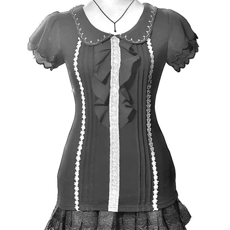 horror game protagonist lace blouse 4