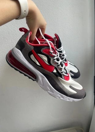 Nike Air Max 270 React - Taille 41- Bon état, marke: Nike, zustand: Sehr gut, größe: 41, 70,00 €, 74,20 € inklusive Vinted-Käuferschutz