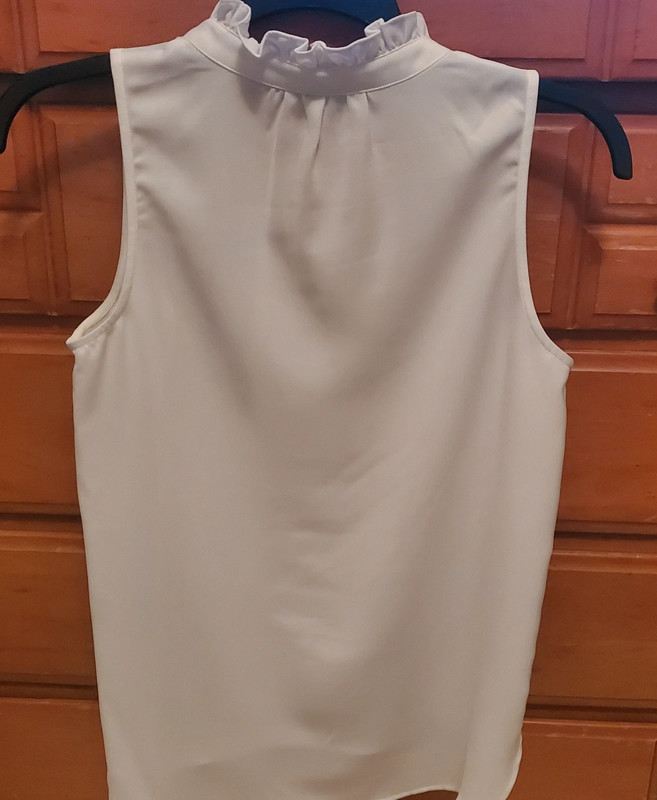 Jade ladies Sleeveless white shirt size small 4