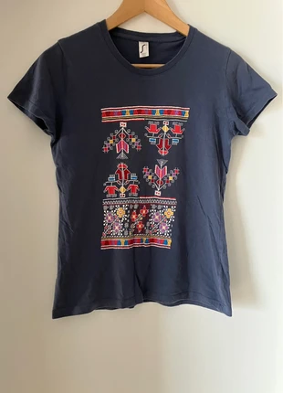Blue t-shirt with colourful print, 100%cotton, size S, brand: Source Unknown, condition: Very good, size: S / 36 / 8, €4.00, €4.90 includes Buyer Protection