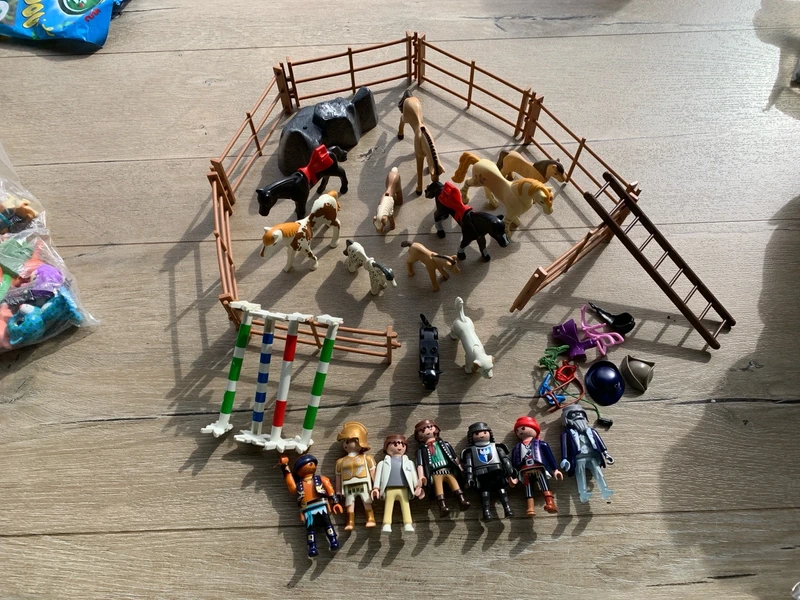 Gros lot de playmobils chevaux accessoires
