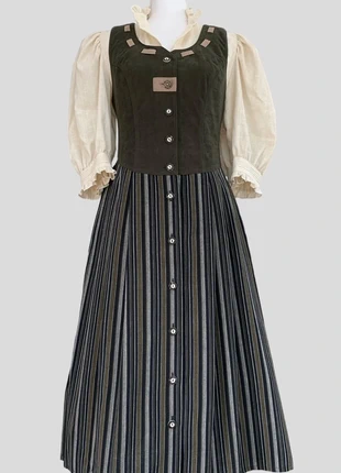 🍂 Robe dirndl autrichienne Folk Line, inspiration médiévale, Vintage 🧺, brand: Vintage, condizioni: Ottime, taglia: M / IT 42 / EU 38, €59.00, €62.65 include la Protezione acquisti Pro