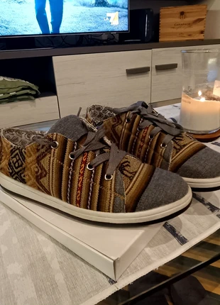 Scarpe etniche colorate decorate, marque: Artigiano, état: Très bon état, taille: 39, 10,00 €, 11,20 € Protection acheteurs incluse