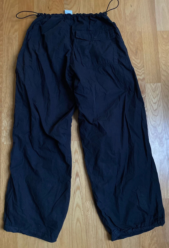 schwarze parachute pants 5