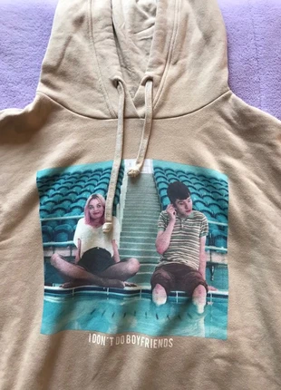 Felpa sex education L , marca: Pull & Bear, estado: Novo sem etiquetas, tamanho: Tamanho único, €5.00, €5.95 inclui Proteção do Comprador