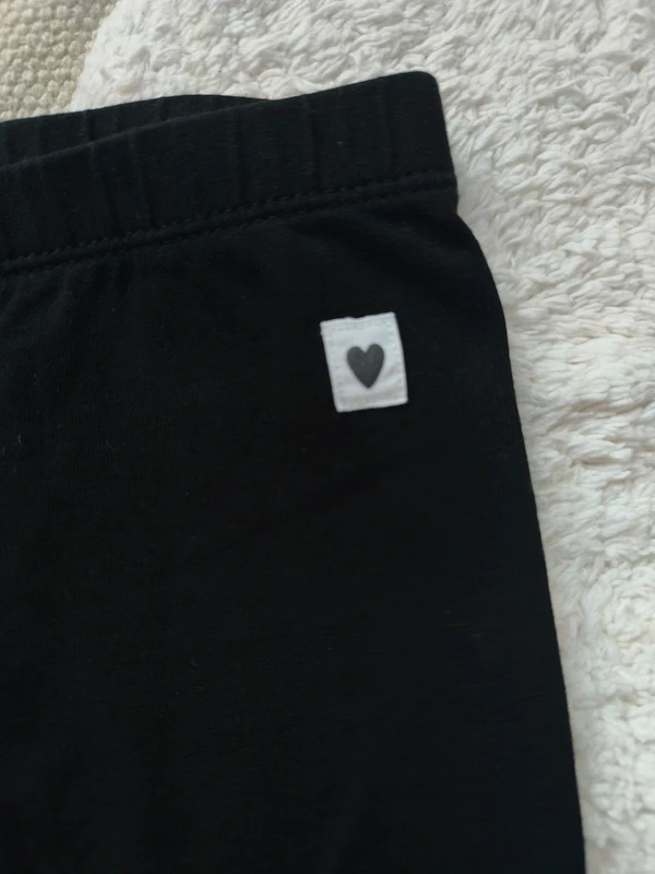 🖤 Legging 3/4 noir H&M – Taille 4 ans 🖤 - photo numéro 3