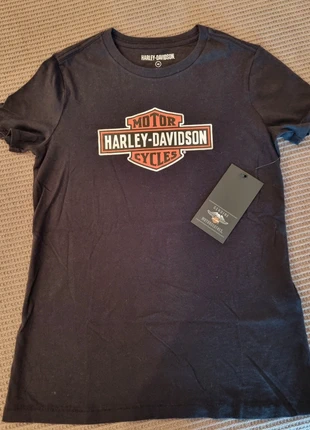 T-shirt Harley Davidson donna, brand: Harley Davidson, condizioni: Nuovo con cartellino, taglia: XS / IT 38 / EU 34, €25.00, €26.95 include la Protezione acquisti