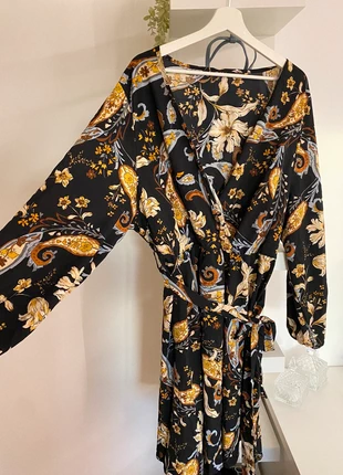 Robe avec motif , merk: Shein, staat: Nieuw zonder prijskaartje, maat: 5XL / 50 / 22, € 15,00, € 16,45 inclusief Kopersbescherming