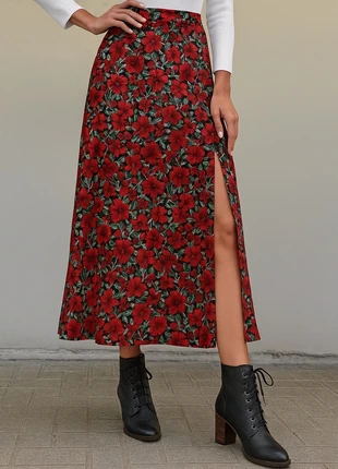 Jupe longue rouge fleurie avec fente latérale, merk: Shein, staat: Heel goed, maat: S / 36 / 8, € 9,00, € 10,15 inclusief Kopersbescherming