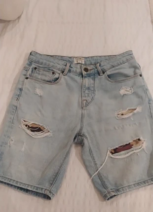 Pantalón vaquero corto de Pull&Bear, merk: Pull & Bear, staat: Heel goed, maat: W29 | FR 38, € 2,50, € 3,33 inclusief Kopersbescherming