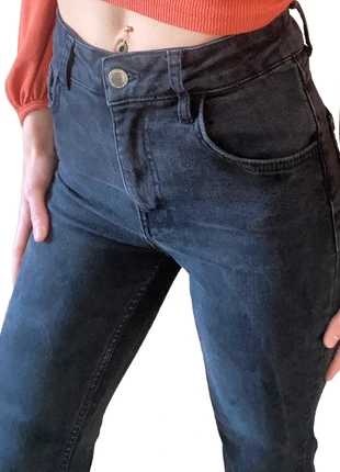 Jean évasé gris foncé Bizbee femme taille 32, marque: BZB, état: Très bon état, taille: XXS / 32 / 4, 10,00 €, 11,20 € Protection acheteurs incluse