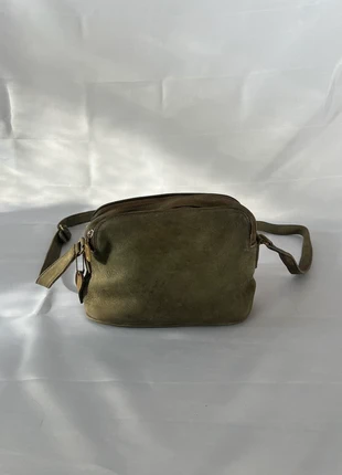 Sac bandoulière Coach vintage en cuir suédé vert kaki, merk: Coach, staat: Heel goed, € 115,00, € 121,45 inclusief Kopersbescherming Pro