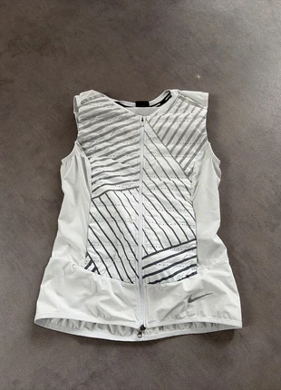 Nike Aeroloft xs, merk: Nike, staat: Heel goed, € 15,00, € 16,45 inclusief Kopersbescherming