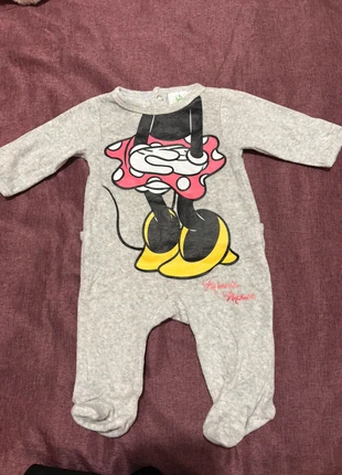 Pyjama gris 1 mois, brand: Disney Baby, condizioni: Buone, taglia: 1-3 mesi / 56 cm, €1.00, €1.75 include la Protezione acquisti