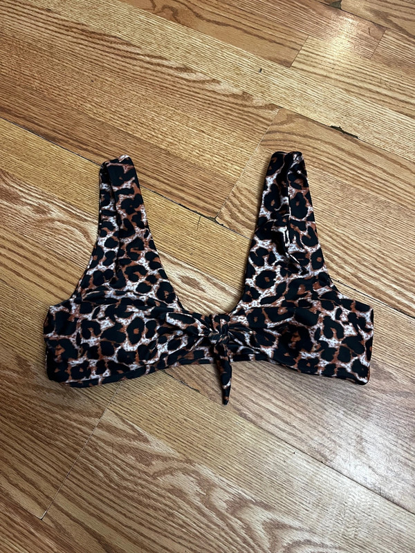 Leopard bikini top 1