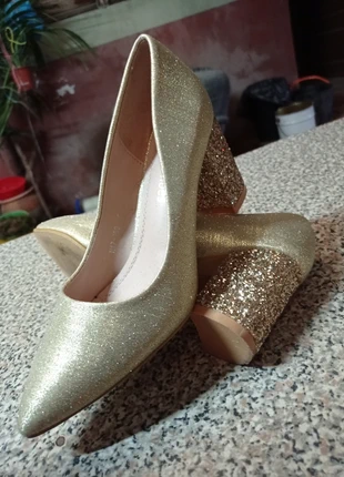 Sapato Alto de Senhora , marca: CHC-Shoes, estado: Novo sem etiquetas, tamanho: 36, €20.00, €21.70 inclui Proteção do Comprador