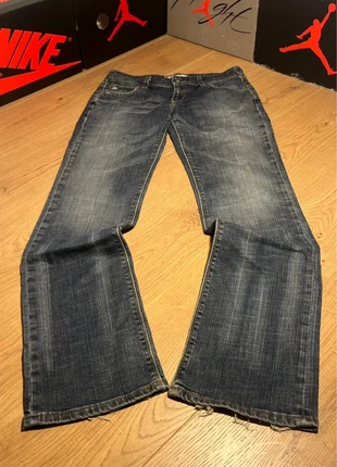Jeans Levis Vintage Y2k, marque: Levi's, état: Très bon état, taille: M, 49,00 €, 52,15 € Protection acheteurs incluse
