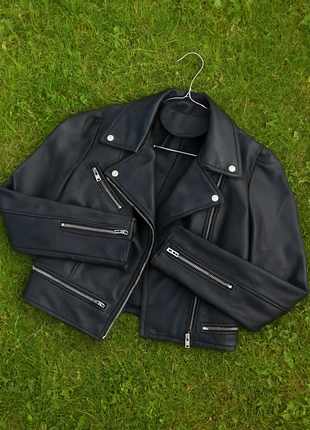 Veste en cuir, marque: Stradivarius, état: Neuf sans étiquette, taille: S / 36 / 8, 15,00 €, 16,45 € Protection acheteurs incluse