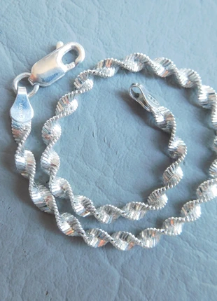 bracelet chaine plate serpent miroir torsadé 18 cm gris argent massif 925 femme jeune fille, merk: argent massif 925, staat: Heel goed, € 36,00, € 38,50 inclusief Kopersbescherming Pro