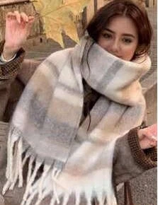 Écharpe chaud élégant, marque: Made In Italy, état: Neuf sans étiquette, 10,00 €, 11,20 € Protection acheteurs incluse