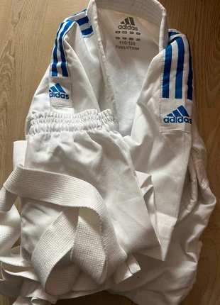 Judogi adidas évolutif, brand: adidas, condizioni: Ottime, taglia: 6 anni / 116 cm, €20.00, €21.70 include la Protezione acquisti