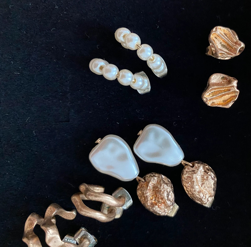 Lot de 5 paires de boucles dorées et perles d’eau douce 2