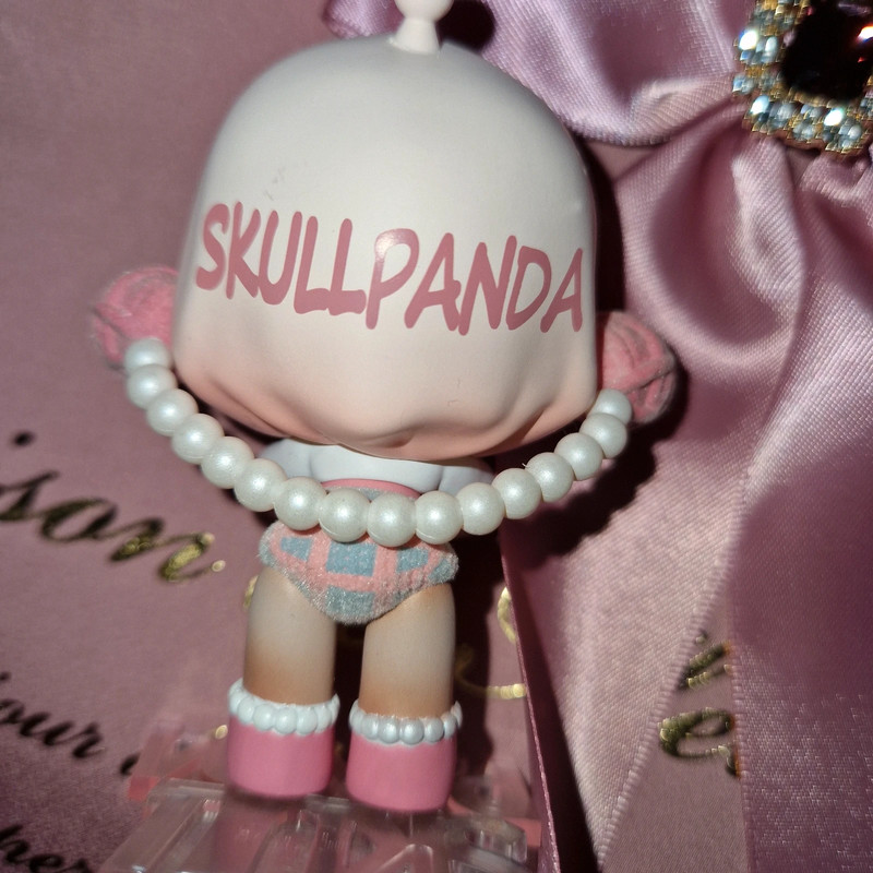 Popmart skull panda hype panda pink girl figure | Vinted