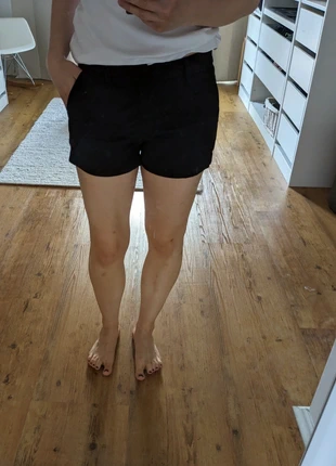 Schwarze Chino Shorts Uniqlo kurze Hose S 36, brand: Uniqlo, condizioni: Ottime, taglia: S / IT 40 / EU 36, €3.00, €3.85 include la Protezione acquisti