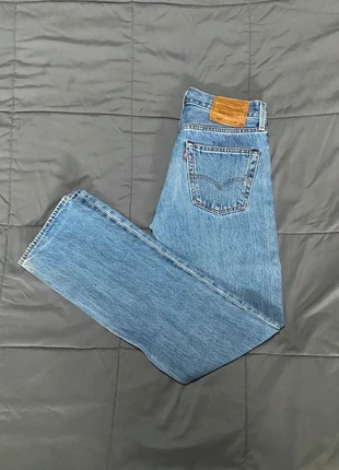 Jean Levi’s 501 / TBE / W28 L32, brand: Levi's, condizioni: Ottime, taglia: IT 38 | W28, €25.00, €26.95 include la Protezione acquisti