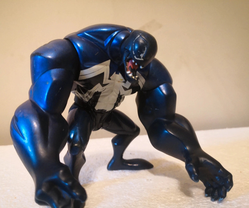 Hasbro Figurine Venom articulée 15 cm, Marvel Legends Series