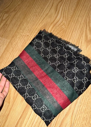 foulard à motifs, brand: Pour Moi, condizioni: Buone, €1.00, €1.75 include la Protezione acquisti
