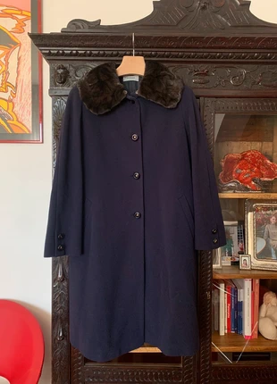 Bellissimo cappotto vintage Corinne blu con collo in pelliccia e bottoni gioiello, marke: Vintage Dressing, zustand: Gut, größe: XL / 42 / 14, 45,00 €, 47,95 € inklusive Vinted-Käuferschutz