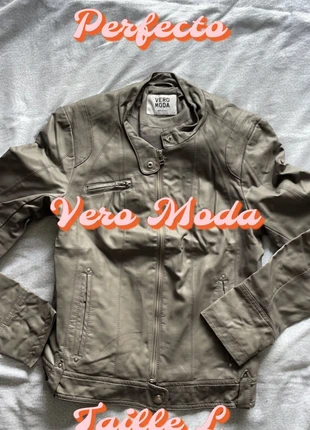 Perfecto gris, marke: Vero Moda, zustand: Zufriedenstellend, größe: L / 40 / 12, 4,00 €, 4,90 € inklusive Vinted-Käuferschutz