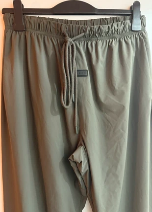Fear of God Essentials Nylon Trackpants Size M, brand: fear of god essentials, condition: Very good, size: M, £50.00, £53.20 includes Buyer Protection
