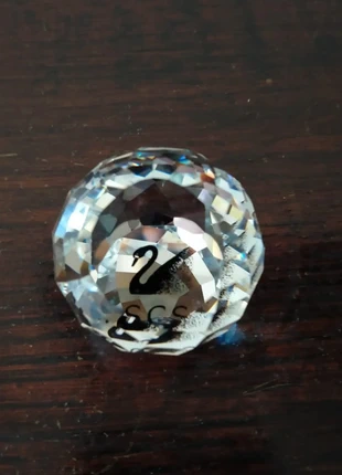 Swarovski presse papier zwaan zwart, merk: Swarovski, staat: Als nieuw, € 10,00, € 11,20 inclusief Kopersbescherming