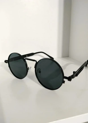 Lunettes de soleil rondes full black mixtes UV400, marque: Vintage Dressing, état: Neuf sans étiquette, 12,00 €, 13,30 € Protection acheteurs incluse