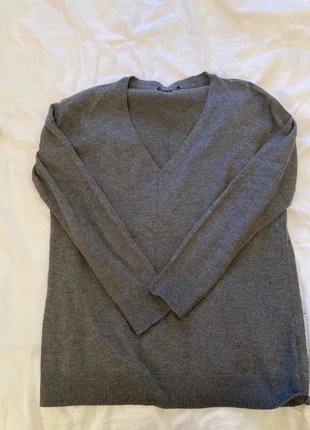 Basic grey V-neck knit sweater Long-sleeve pullover, marke: H&M, zustand: Gut, größe: M / 38 / 10, 3,00 €, 3,85 € inklusive Vinted-Käuferschutz