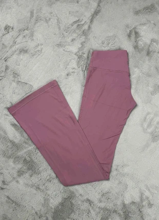 Lululemon Align Flare Legging Rose Poudré Taille 2 | Nulu Ultra Doux Évasé Yoga, marque: Lululemon, état: Très bon état, taille: XXS / 32 / 4, 70,00 €, 74,20 € Protection acheteurs incluse