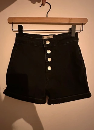 Jeans shorts neri vita alta con bottoni taglia 32, marque: Tally Weijl, état: Très bon état, taille: XXS / 32 / 4, 2,50 €, 3,33 € Protection acheteurs incluse