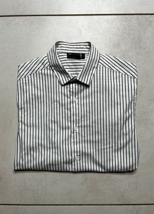 Chemise ajustée à rayures blanches et noires Asos S, marque: ASOS, état: Très bon état, taille: S, 4,00 €, 4,90 € Protection acheteurs incluse